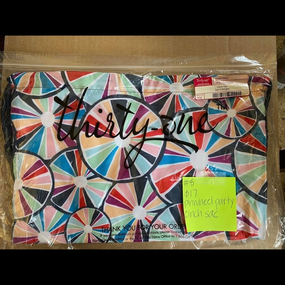 NIB Thirty-One Pinwheel Party Cinch Sac - Picture 1 of 1